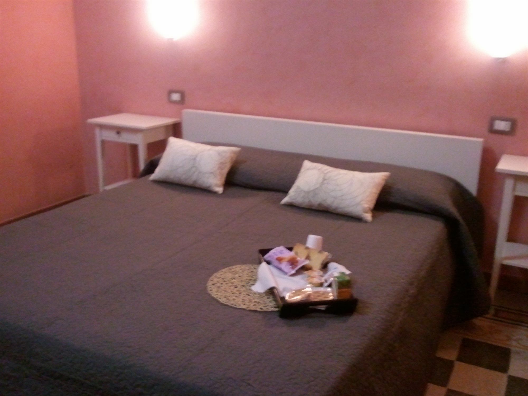 Isabel Guest House Рим Екстериор снимка