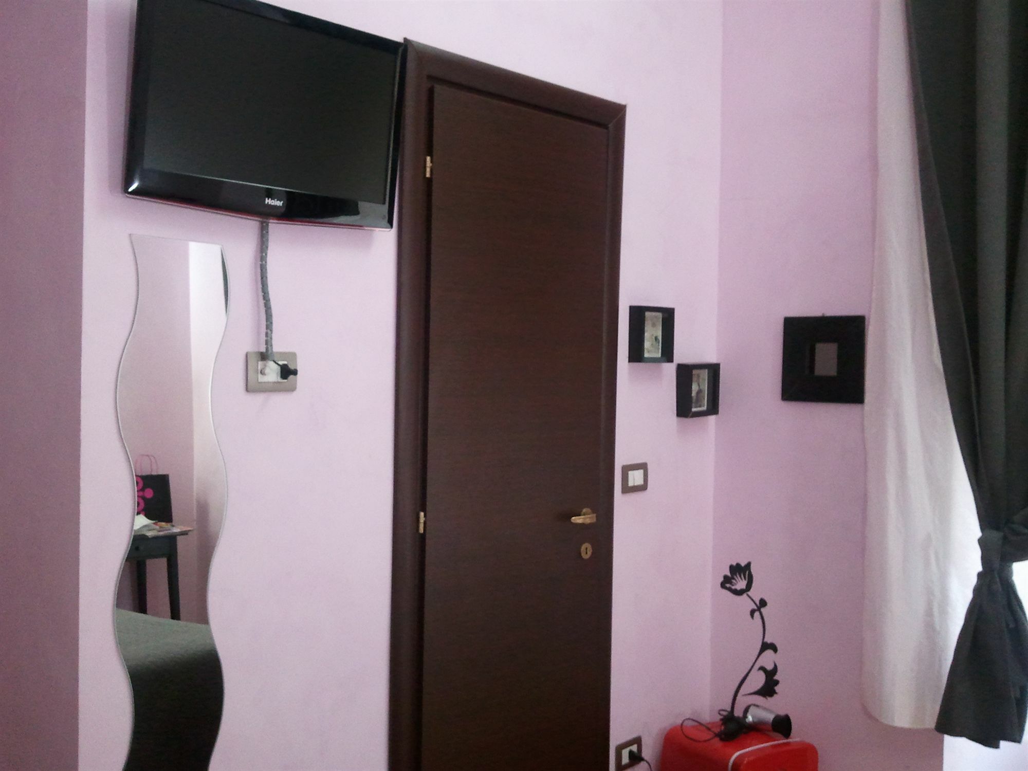 Isabel Guest House Рим Екстериор снимка